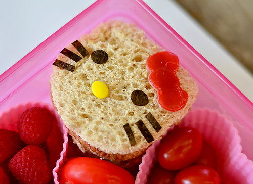 Happy Little Bento: Kitty Has a Fish Sandwich Bento!