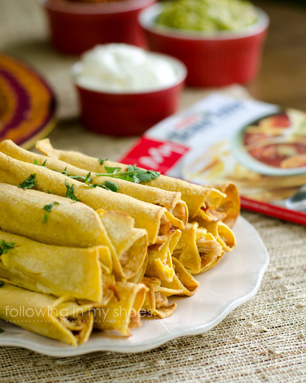 Easy Crockpot Chicken Taquitos