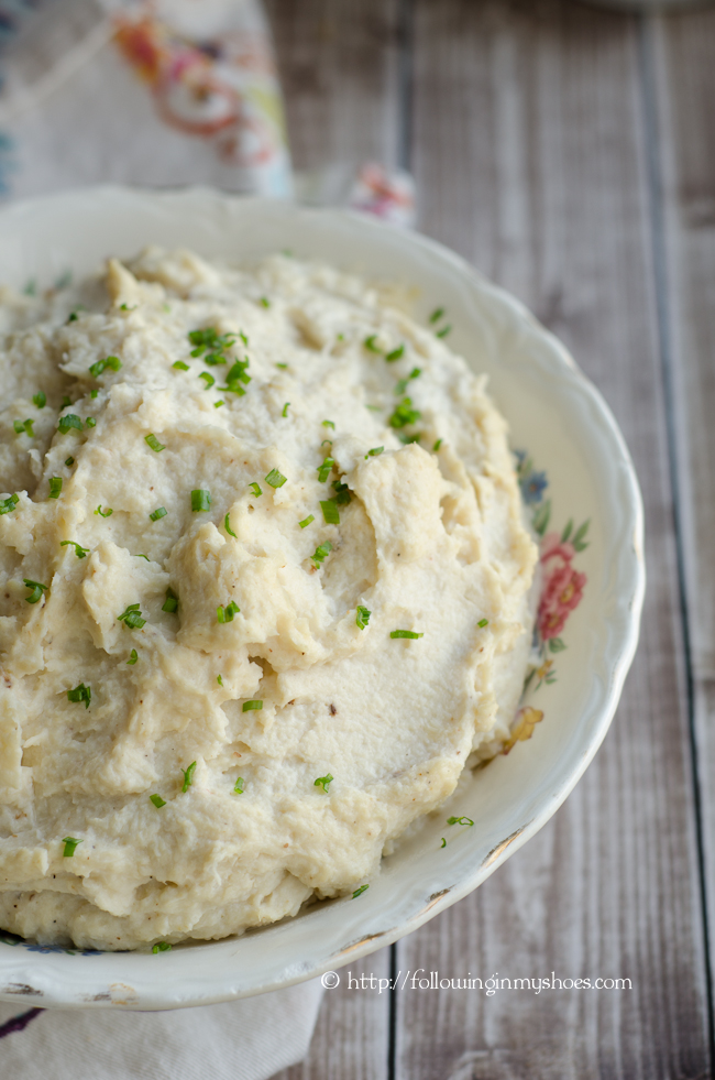 Thanksgiving Paleo Recipes - Slow Cooker Parsnip-Cauliflower Puree with Roasted Garlic